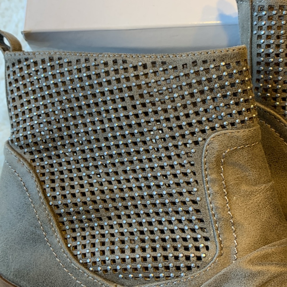 NIB Report Olive Color Booties. - Picture 5 of 5